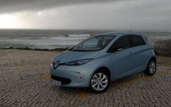 Renault-Zoe-seaside_web.jpg