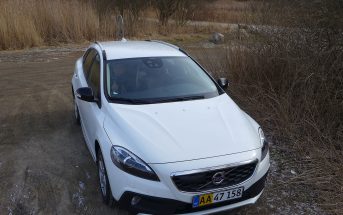 volvo-v40-cc-skraa-1.jpg
