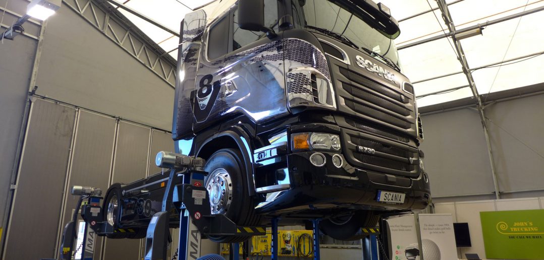 Scania-V8-730-hk-lift_web-1.jpg