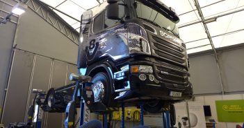 Scania-V8-730-hk-lift_web-2.jpg