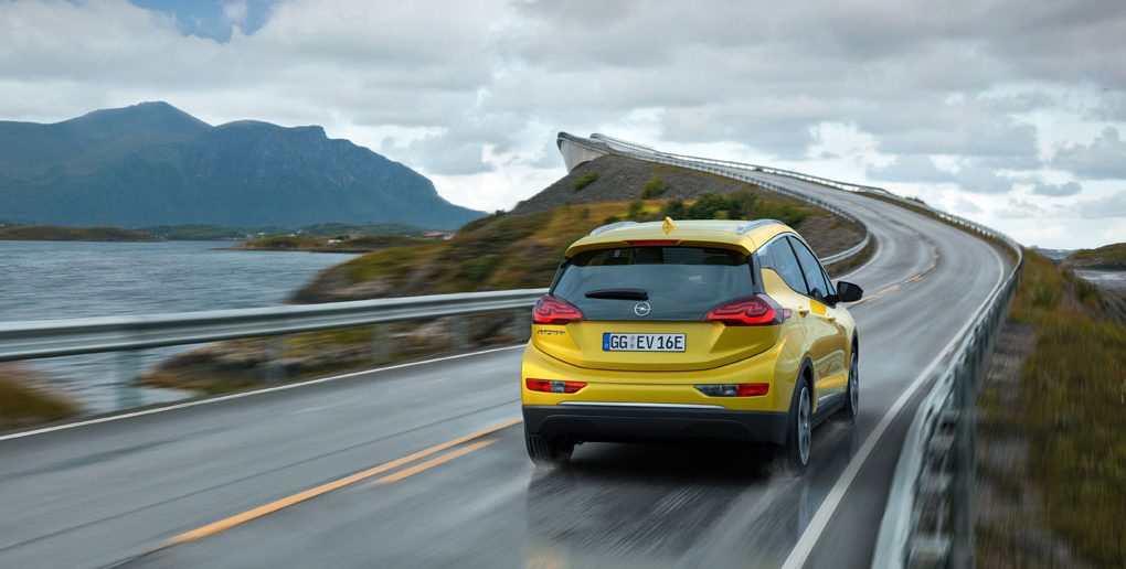 Opel-elbil-Ampera-e-bagfra_.jpg
